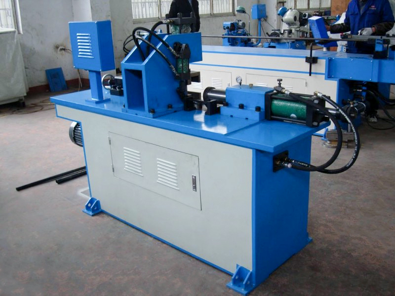 Mesin Pembentuk Hujung Paip